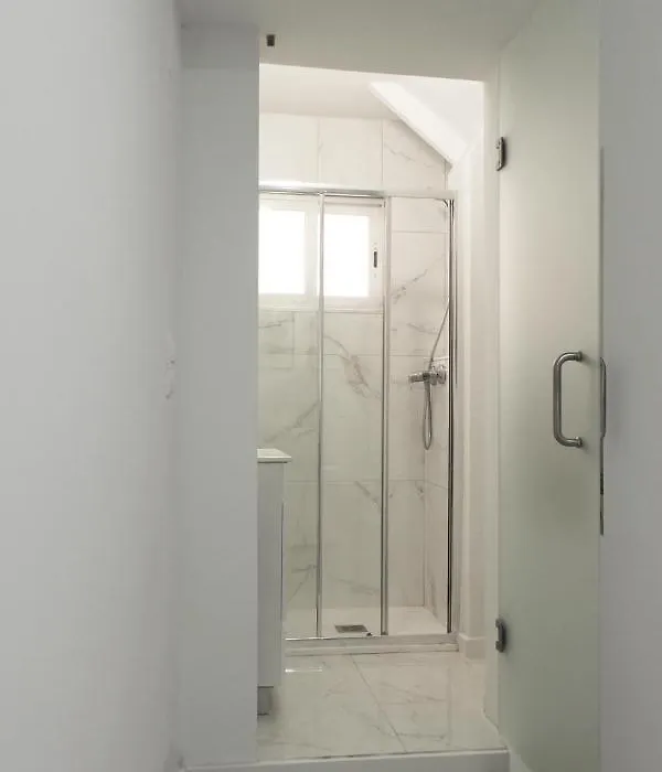 Principe Real - Nice And Cozy Private Apartment-1